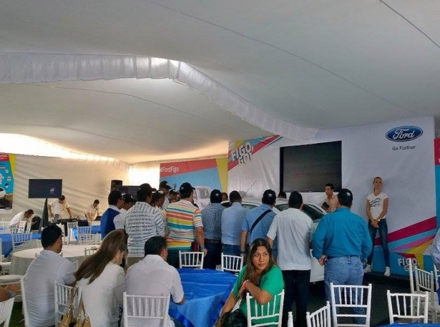 presentaciones de producto con edecanes